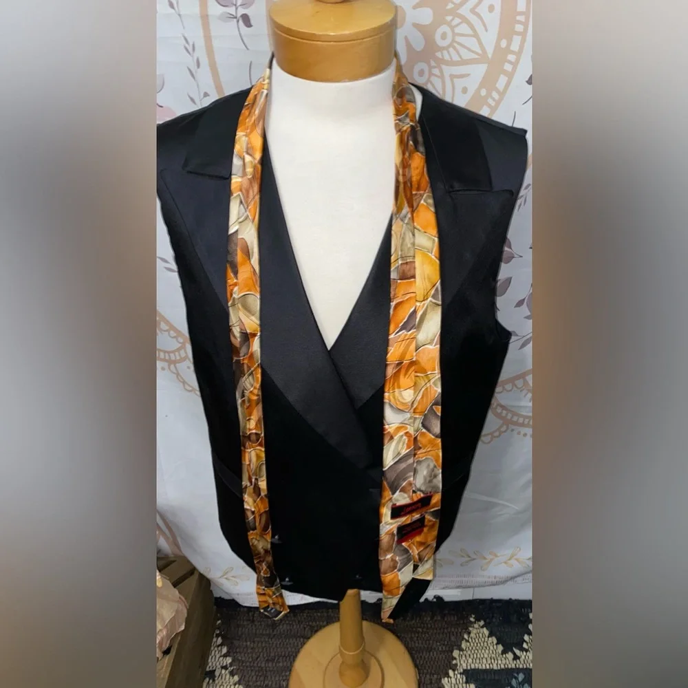 EUC Jerry Garcia Courtyard Performance, Collection Fifty Four, All Silk Tie